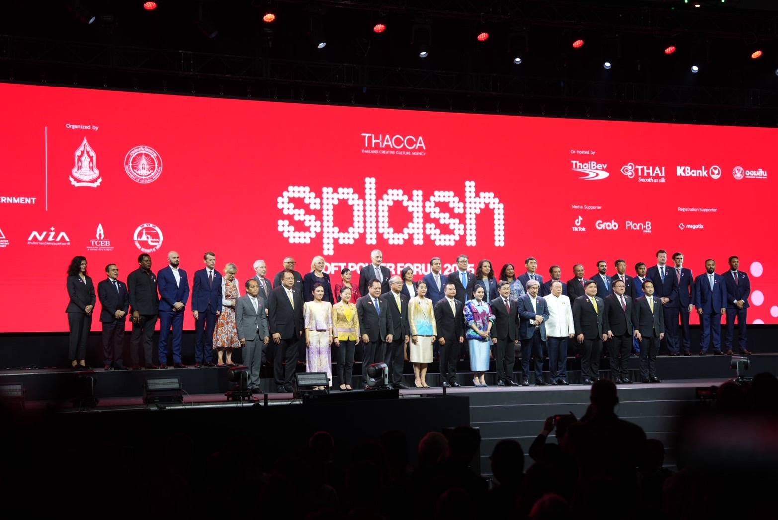 รมช.พาณิชย์ สุชาติ หนุนซอฟต์พาวเวอร์ สร้างโอกาสทางเศรษฐกิจใหม่ของไทย ร่วมเปิดงาน &ldquo;SPLASH &ndash; Soft Power Forum 2025&rdquo; พร้อมเดินหน้ายกระดับผู้ประกอบการไทยสู่ตลาดโลก