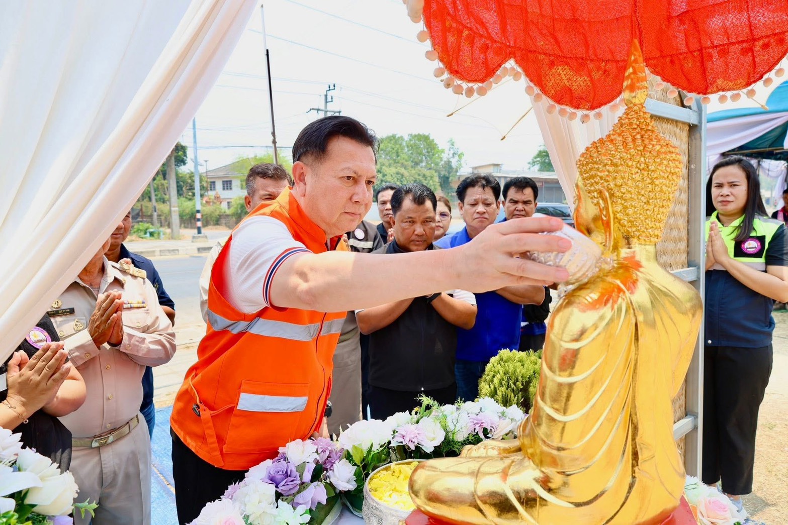 ผู้ว่าฯ กำแพงเพชร ลงพื้นที่ตรวจเยี่ยมจุดบริการประชาชนตำบลเทพนครและตำบลหนองปลิง อำเภอเมืองกำแพงเพชร เสริมสร้างขวัญกำลังใจช่วงเทศกาลสงกรานต์ 2569