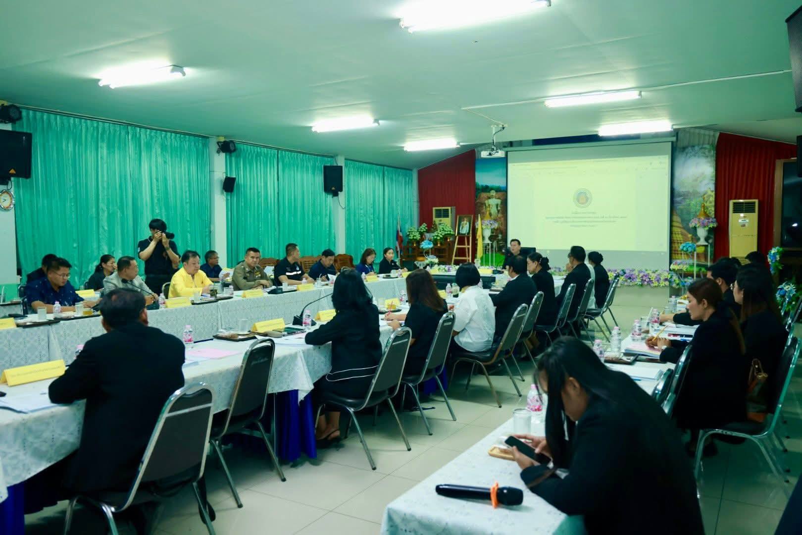 สำนักงานศึกษาธิการจังหวัดกำแพงเพชร จัดการประชุมคณะกรรมการคัดเลือก คัดสรร นักเรียนทุนพระราชทาน ม.ท.ศ. รุ่นที่ 18 ปีการศึกษา 2569 โครงการทุนการศึกษาพระราชทานฯ ปี 2569 ภายใต้ "มูลนิธิการศึกษาพระราชทาน สมเด็จพระบรมโอรสาธิราชฯ สยามมกุฎราชกุมาร (ม.ท.ศ.)"