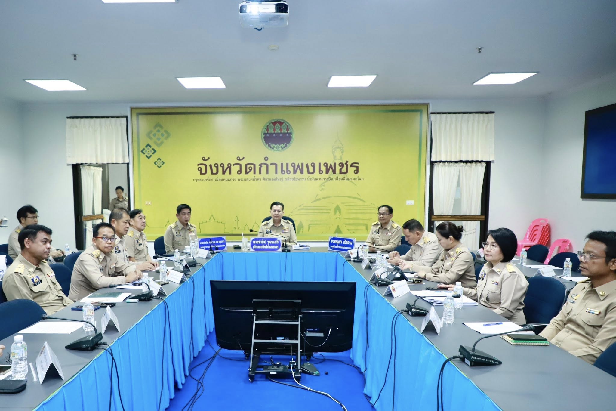 ผู้ว่าราชการจังหวัดกำแพงเพชร นำหัวหน้าส่วนราชการสังกัดกระทรวงมหาดไทย พื้นที่จังหวัดกำแพงเพชร ร่วมประชุมมอบนโยบายสำคัญของกระทรวงมหาดไทย ผ่านระบบวีดิทัศน์ทางไกล (VCS) ขานรับขับเคลื่อนนโยบาย &ldquo;ACTION 5 PLUS ทำทันที&rdquo; บำบัดทุกข์ บำรุงสุขประชาชน  