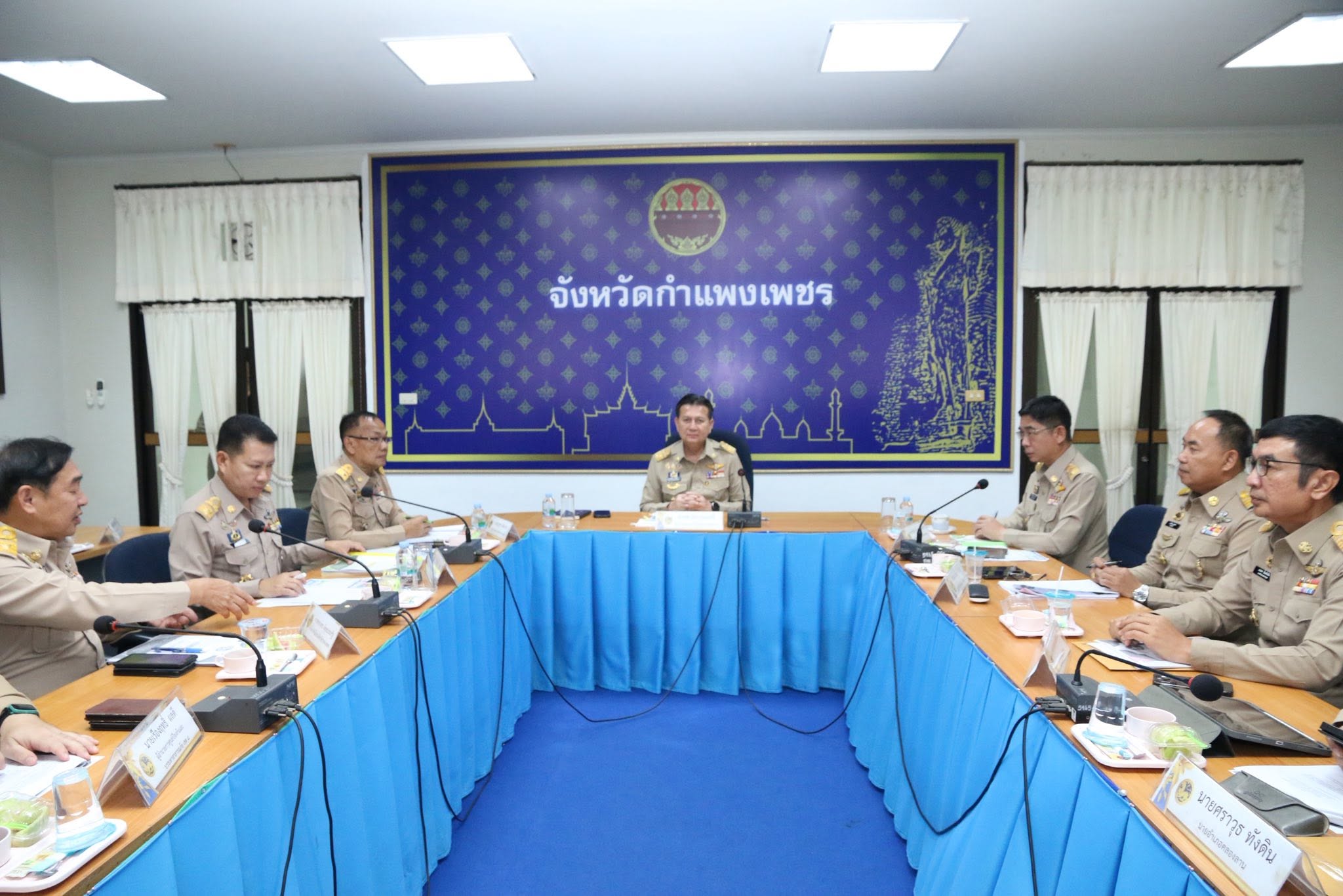 จังหวัดกำแพงเพชร จัดการประชุมหัวหน้าส่วนราชการ นายอำเภอ ข้าราชการ และรัฐวิสาหกิจในสังกัดกระทรวงมหาดไทย ครั้งที่ ๖/๒๕๖๙ ประจำเดือนมิถุนายน 2569 ติดตามแก้อุบัติเหตุ ปราบยาเสพติด และเน้นย้ำมาตรการกระตุ้นเศรษฐกิจรัฐบาล