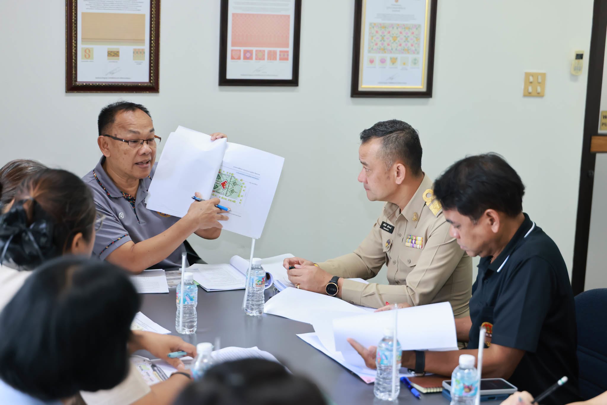 จังหวัดกำแพงเพชรเตรียมจัดพิธีถวายดอกไม้จันทน์ของประชาชน ในงานพระราชพิธีถวายพระเพลิงพระบรมศพ สมเด็จพระนางเจ้าสิริกิตติ์ พระบรมราชินีนาถ พระบรมราชชนนีพันปีหลวง